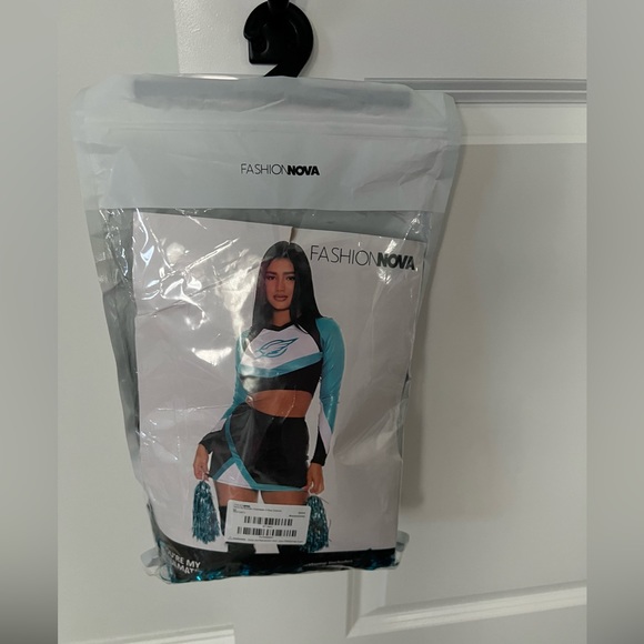 Euphoria Cheerleader Costume With Pompoms | PLUS SIZE 3x/4x - Picture 1 of 4